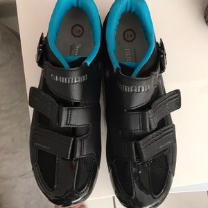 Shimano cycling shoes with clips